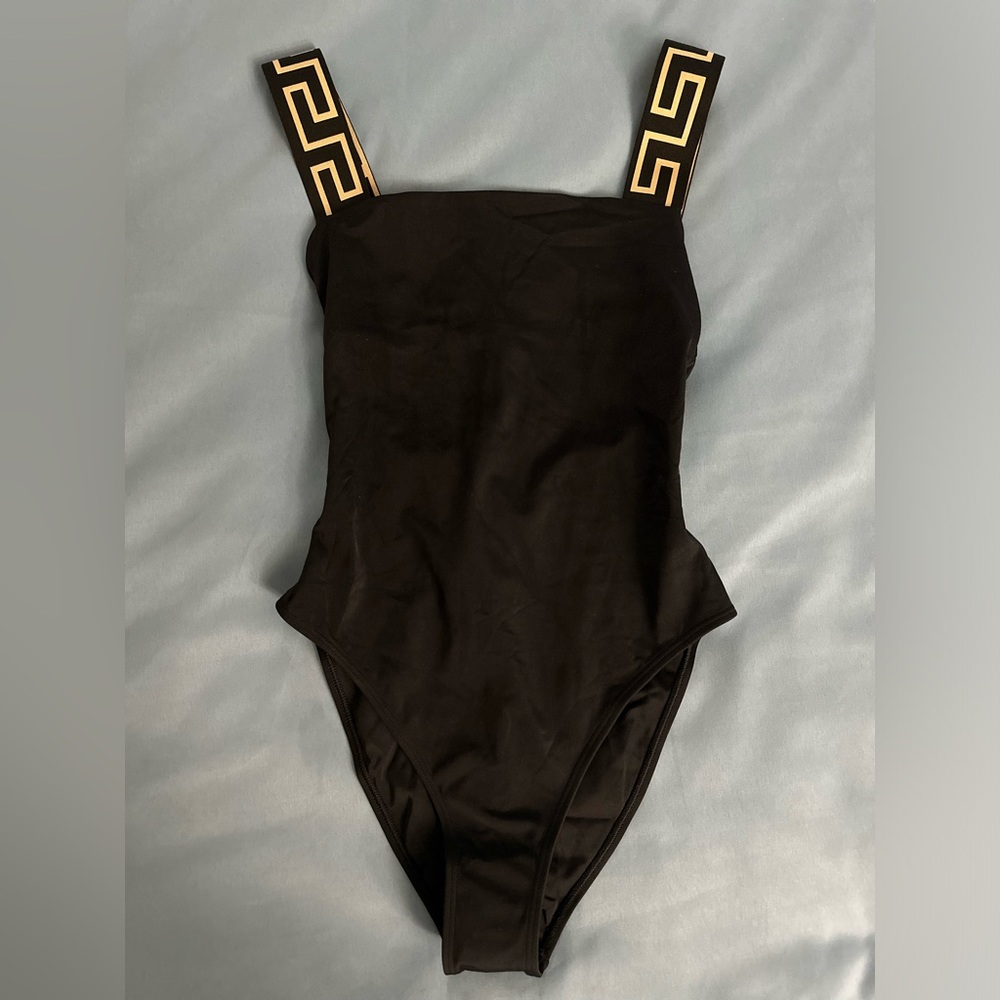 Star loves- Versace one piece swimming suit